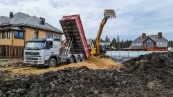 Осушили болото и отсыпали участок в Спб за 4 дня